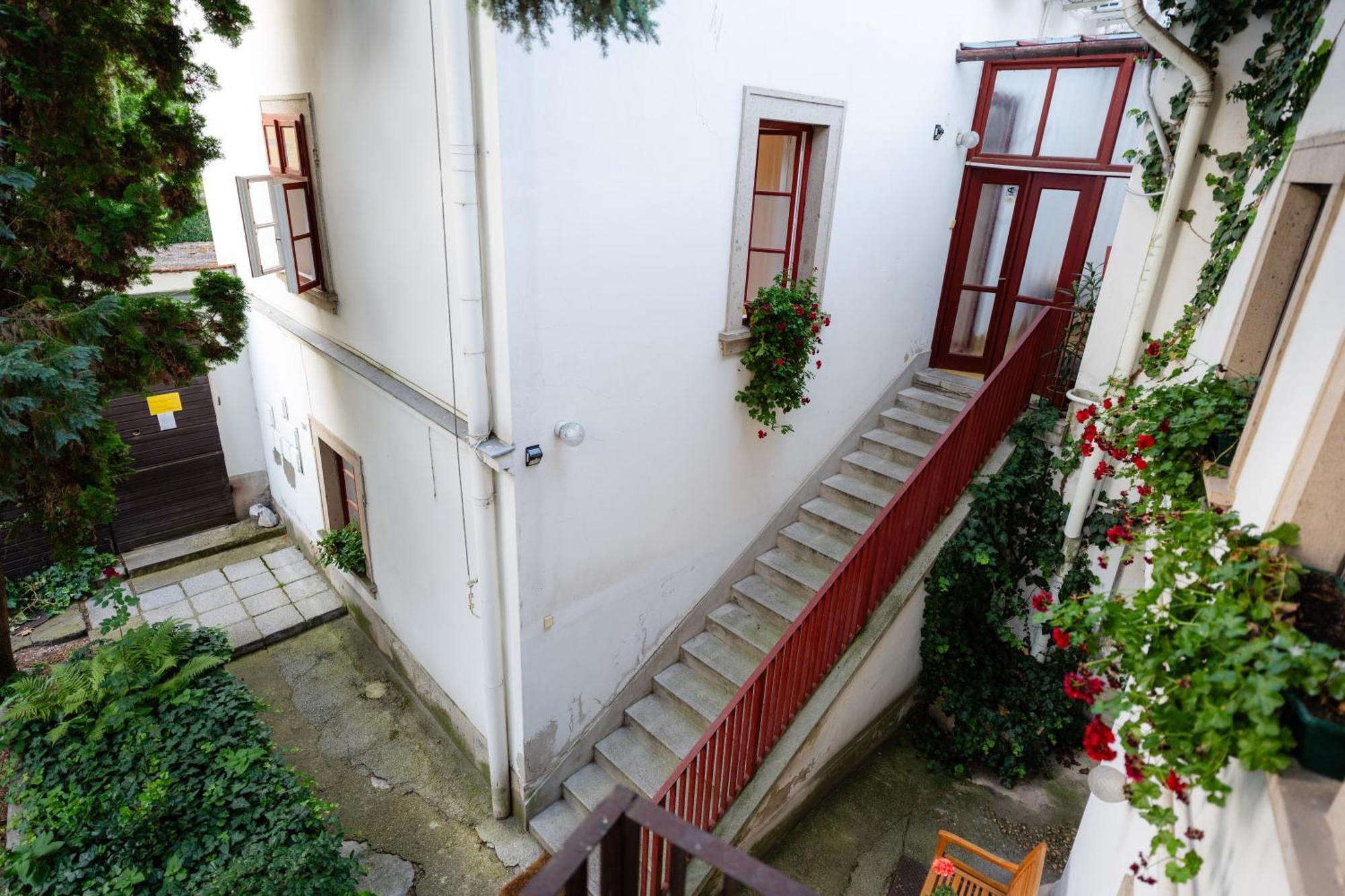 Carlone House Διαμέρισμα Έγκερ Εξωτερικό φωτογραφία